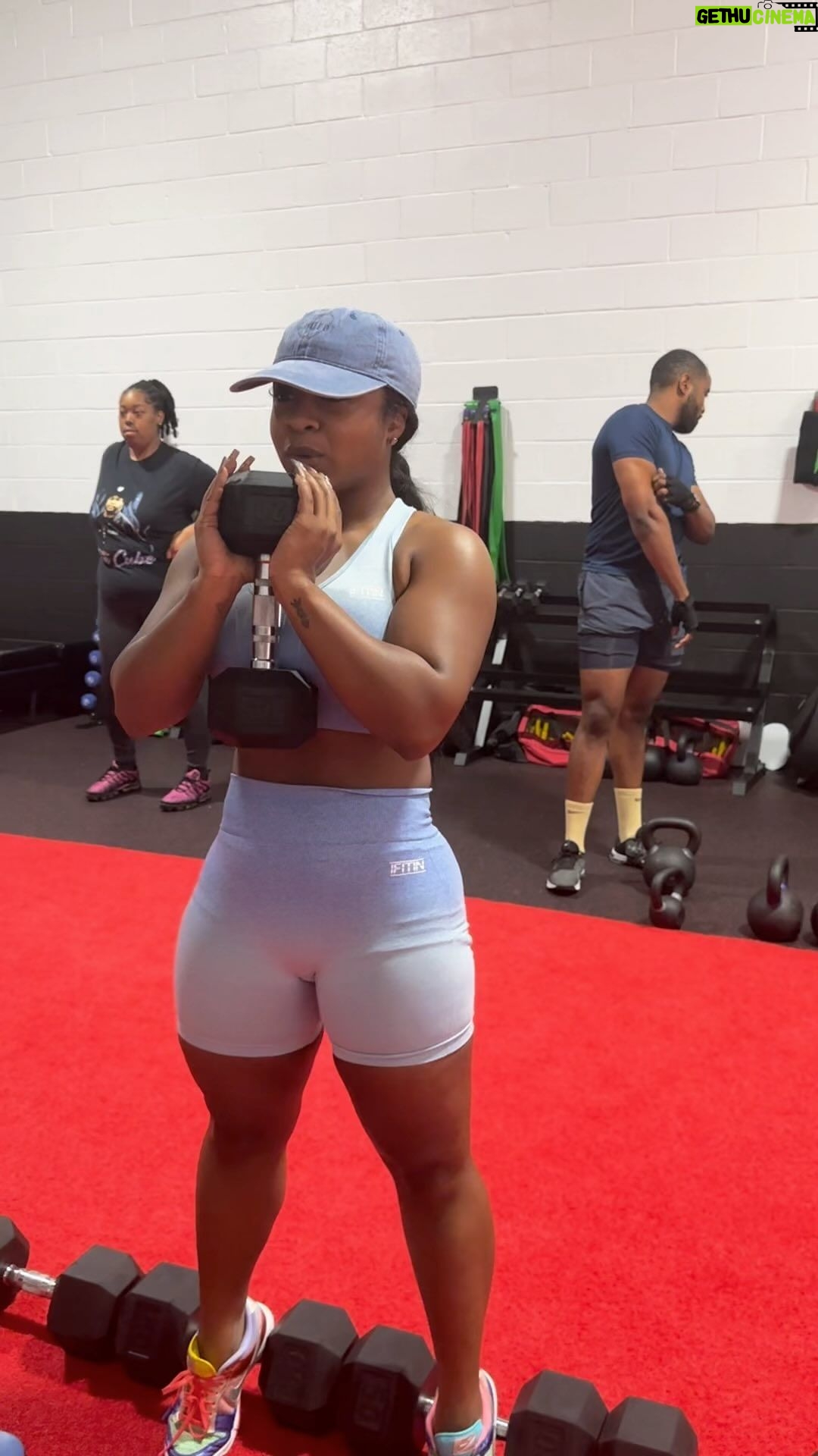 Reginae Carter Instagram - I know Iβm teasing yβall but @whyifitin have some dope new sets coming soon π₯π₯π₯ @wnmstudiossmyrna @teamweightnomore Gym class really kicked my ass lol ! I regret my breaks every time π