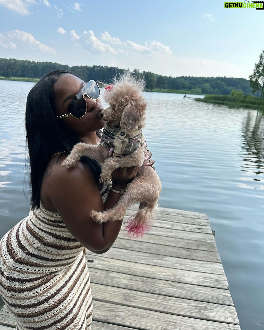 Reginae Carter Instagram - Life Is Great , I can’t complain ‼️😎