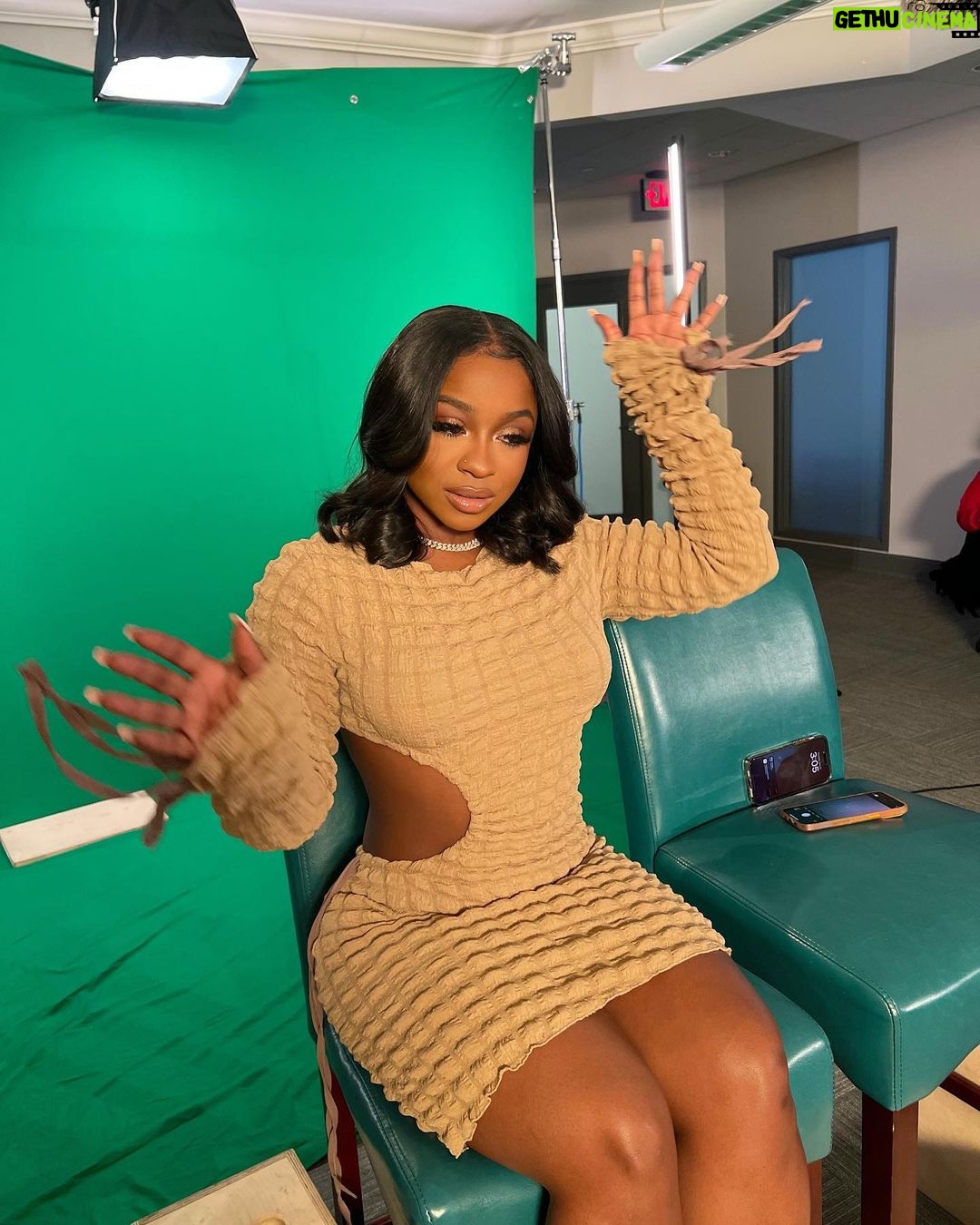 Reginae Carter Instagram - Life Is Great , I can’t complain ‼️😎