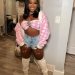 Reginae Carter Instagram - Brown skin , she bad as f**k , I told that bihh to strike a pose💕