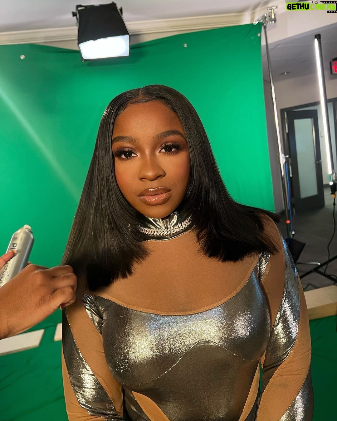 Reginae Carter Instagram - Ready , Set , Glam ✨ Makeup @ohkeliyah Hair @glammoroushair