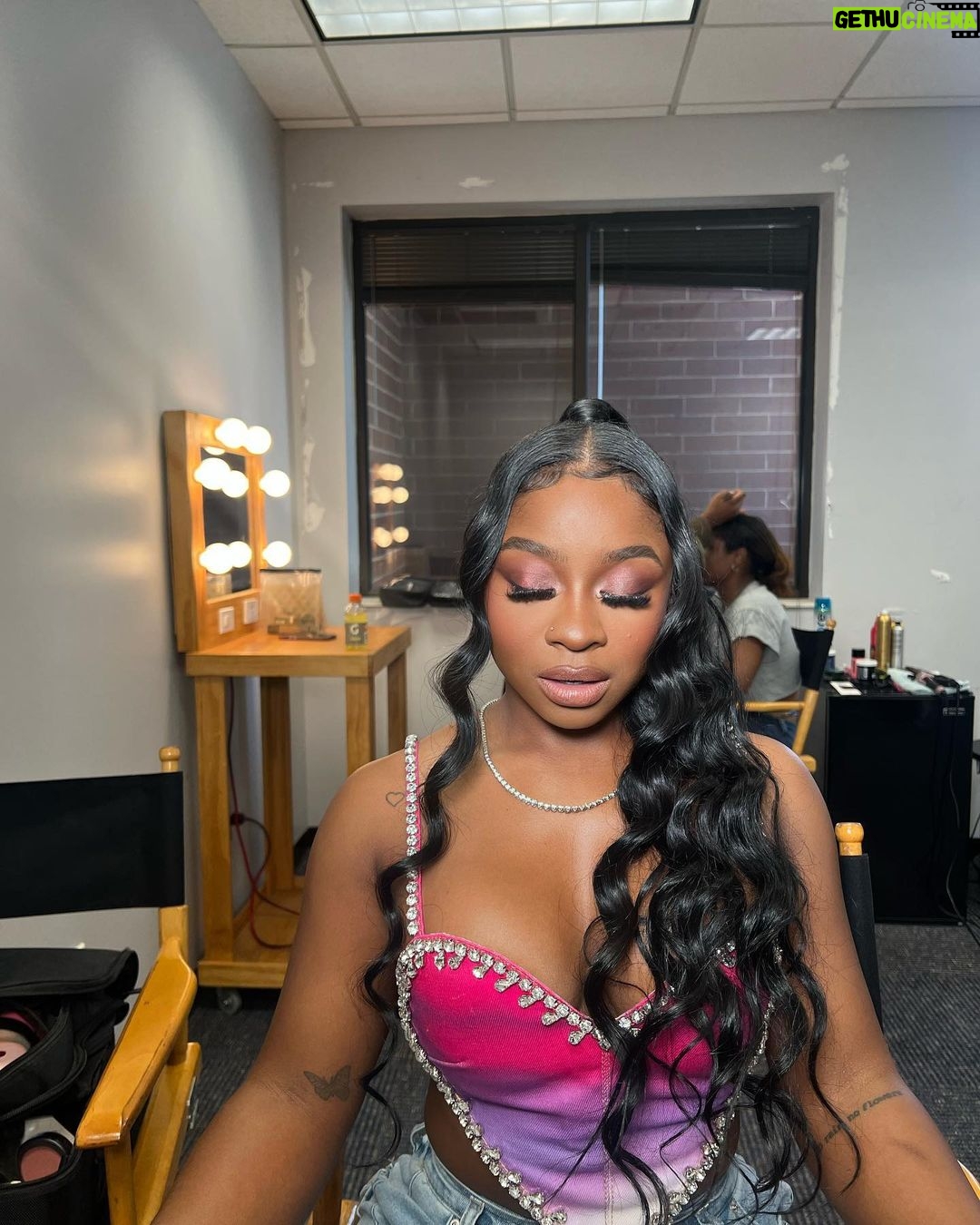 Reginae Carter Instagram - Just enjoy the slide 💜*Swipe* Makeup @ohkeliyah Hair @glammoroushair