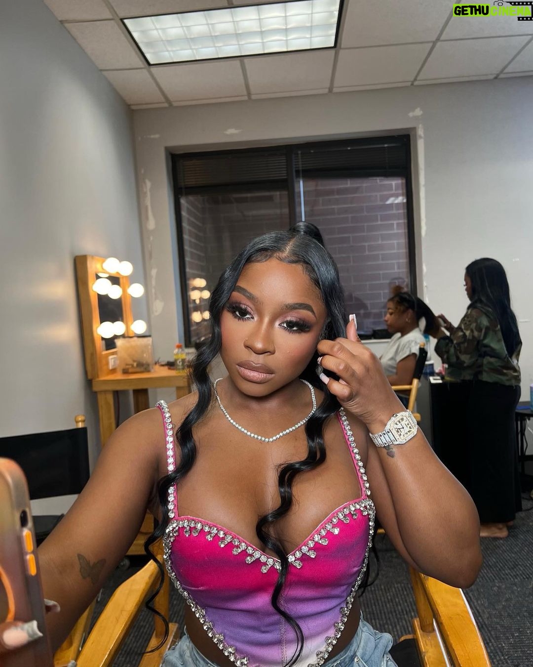 Reginae Carter Instagram - Just enjoy the slide 💜*Swipe* Makeup @ohkeliyah Hair @glammoroushair