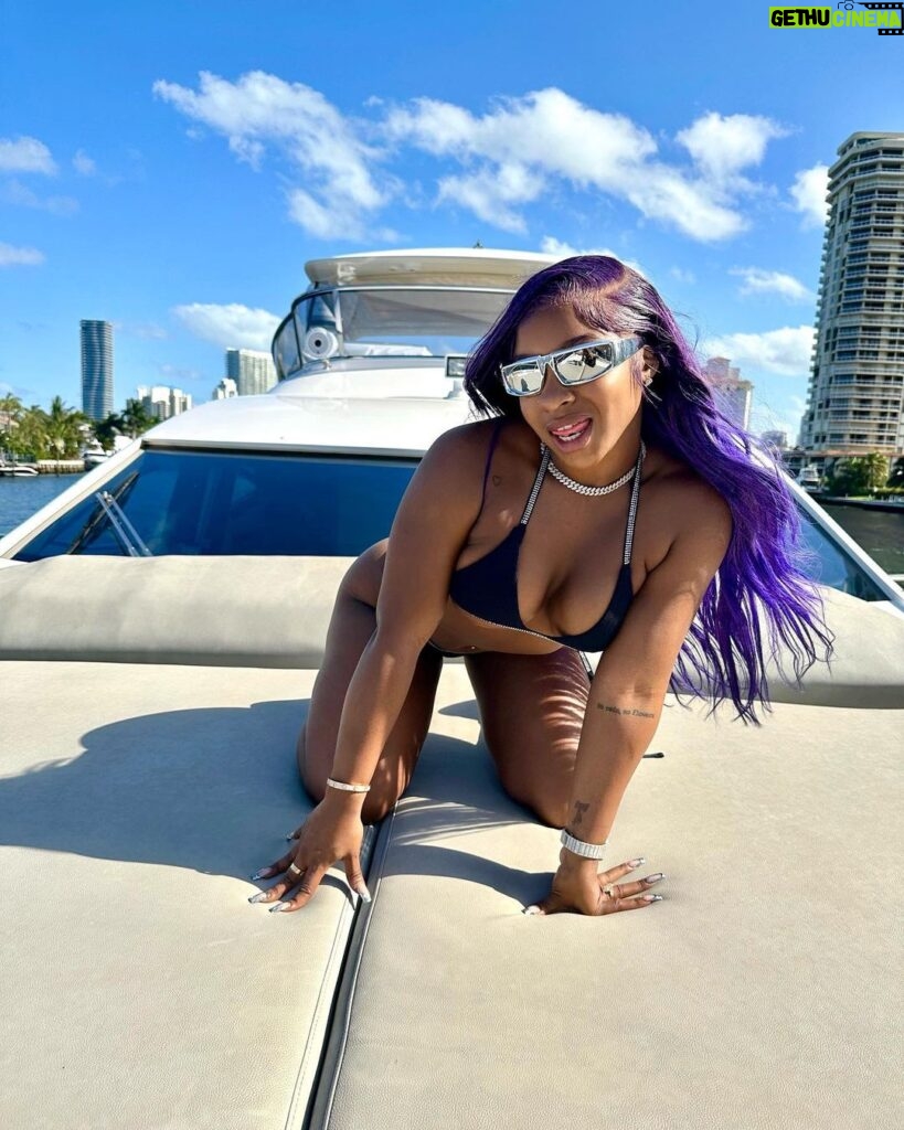 Reginae Carter Instagram - 🛥️ Miami, Florida