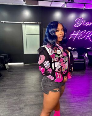 Reginae Carter Instagram - My fave part about my outfit is this jacket 💕🥰 
Jacket @shopplastics 💕
