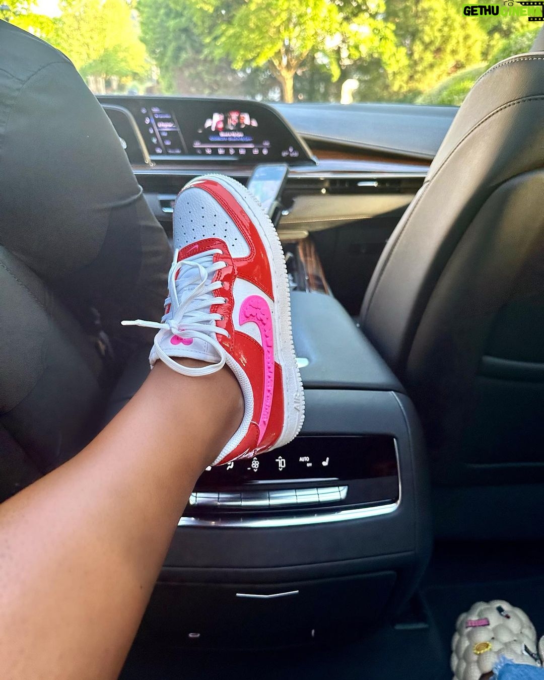 Reginae Carter Instagram - Anything for his favorite lady 💕