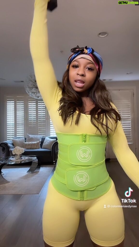 Reginae Carter Instagram - Work out a few hours look good for days? Or whatever Brent said. We only have a few more weeks until it’s officially summer. Grab your @whatwaistofficial and let’s get right 💪🏾 use my code REGINAE10OFF