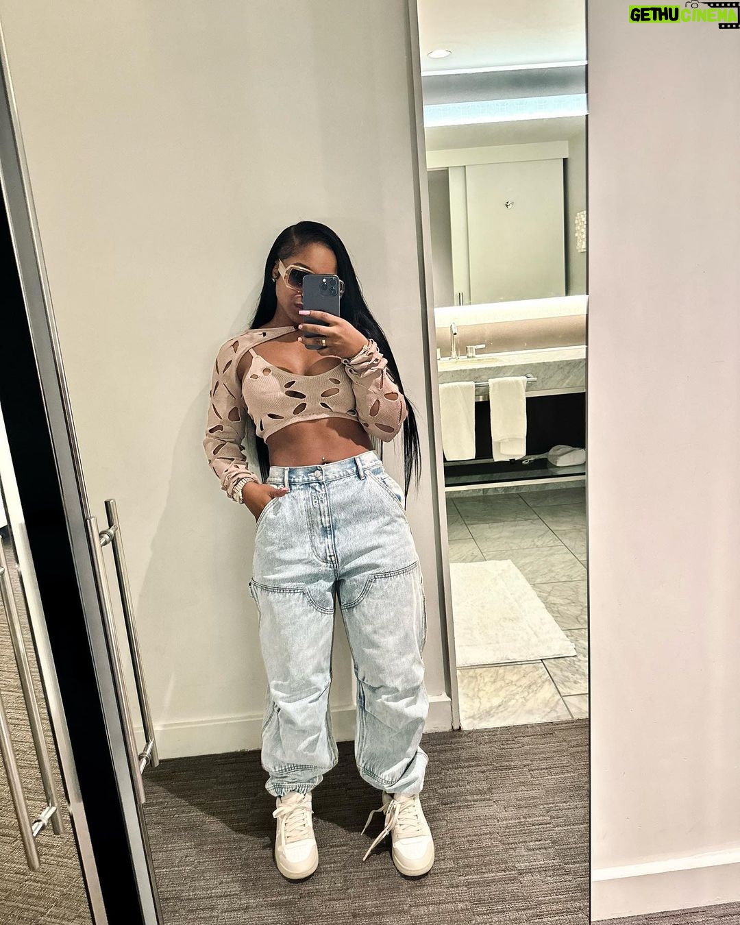 Reginae Carter Instagram - Anyway, nǐ hǎo ❣️