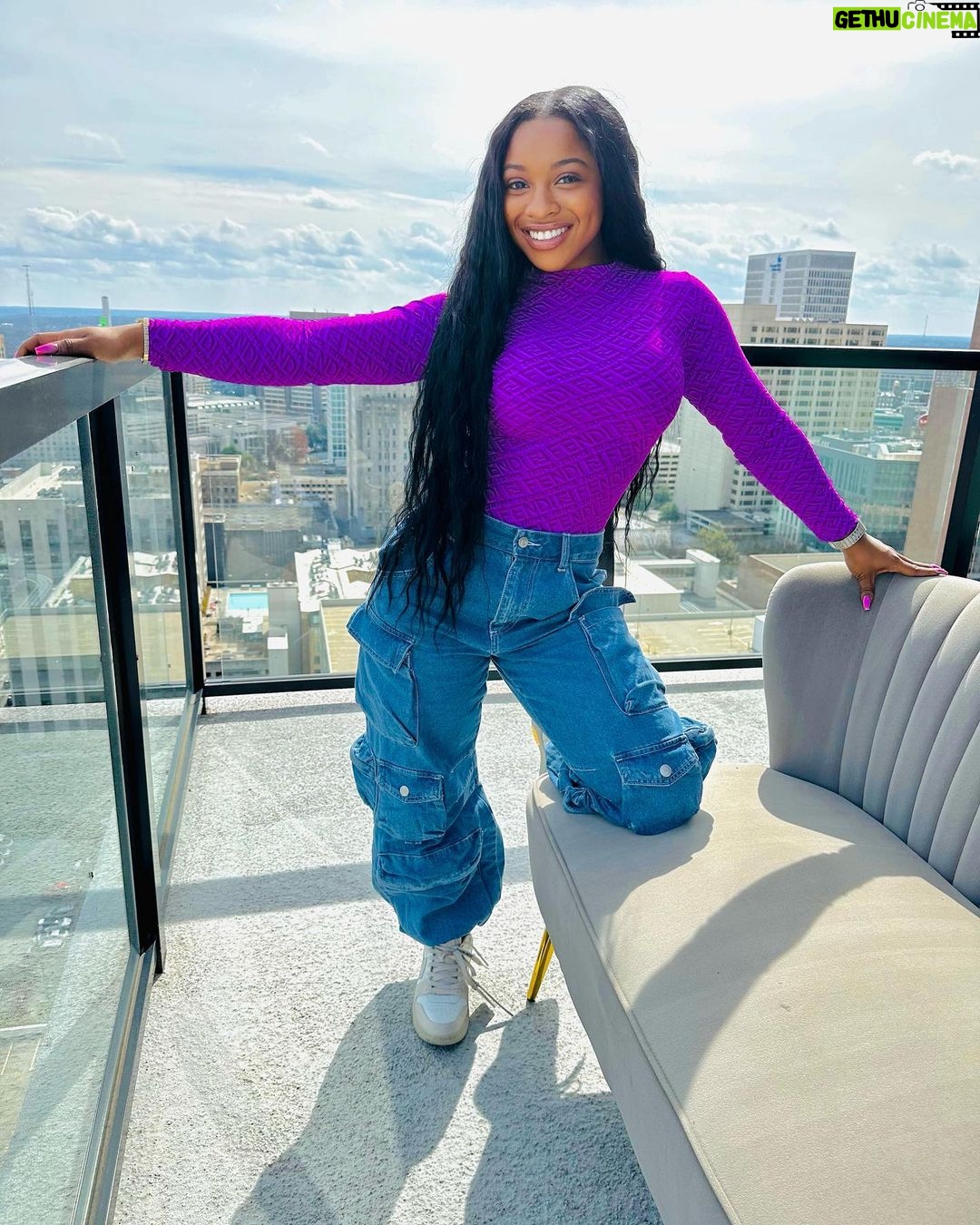 Reginae Carter Instagram - I got the sauce , I got the recipe 💜 👖 @Fashionnova