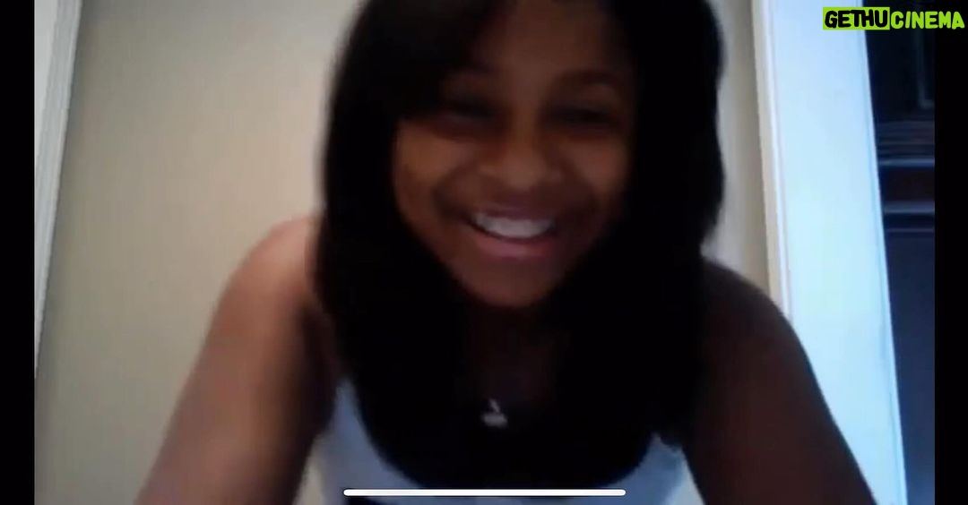 Reginae Carter Instagram - πππππππ I hope my kids love me like I love my parents πππ©π©π© the song is giving i wanted something biggg πππ had to be a car cause Iβm singing my heart out ππjk love my Tootiesssβ€οΈβ€οΈβ€οΈ