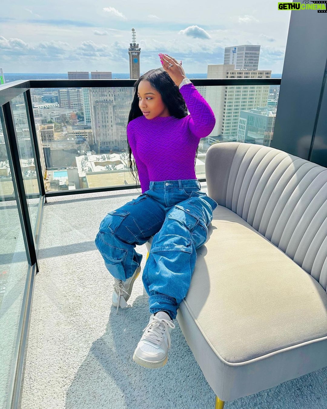 Reginae Carter Instagram - I got the sauce , I got the recipe 💜 👖 @Fashionnova