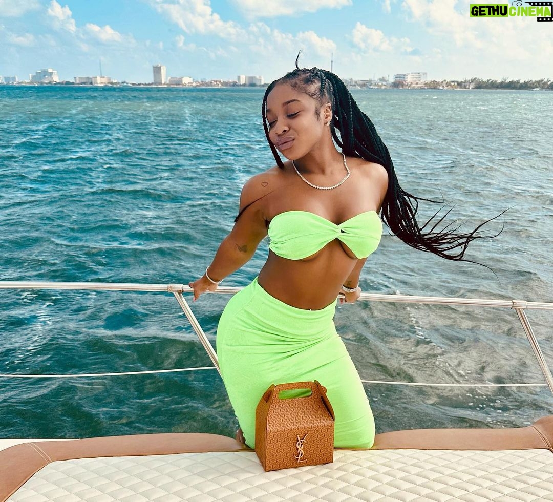 Reginae Carter Instagram - Cause you Got Me falling in Loveeee😍😍😍😍