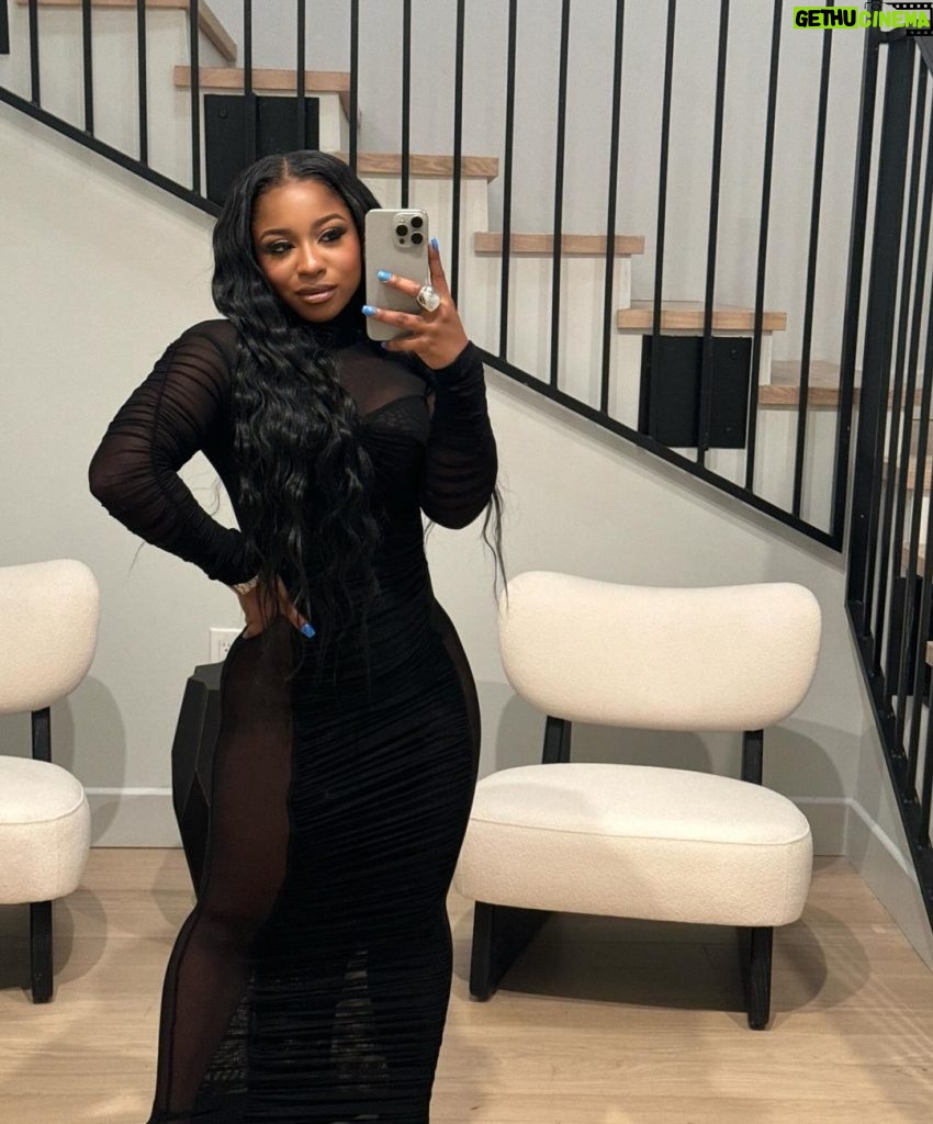 Reginae Carter Instagram - It ain’t enough of yall b***ches 😏💋