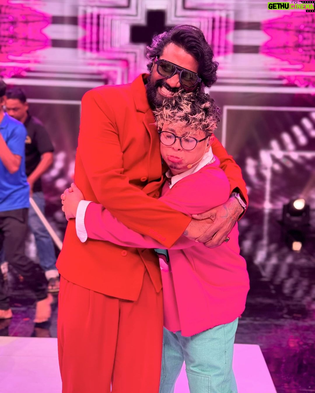 Remo D'Souza Instagram - Happy birthday to my lil brother @sushantkhatri148 the most talented, my favourite dancer in the world β€οΈβ€οΈππππππΊπ»π₯³ππππ₯³π₯³