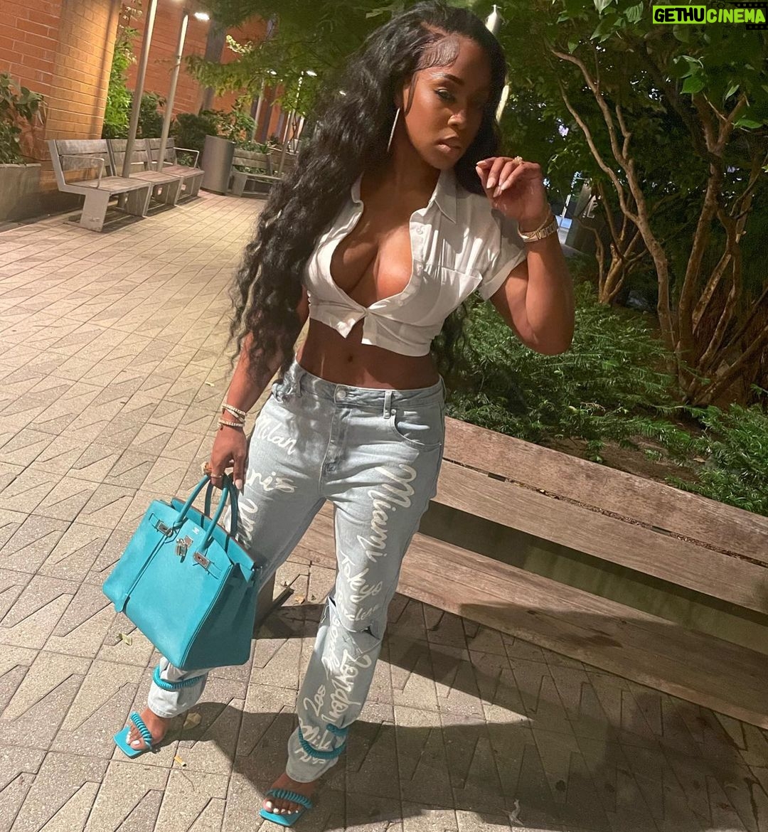 Remy Ma Instagram - Thank God I don’t look like what I been through ✨ #Reminisce #RemyMa