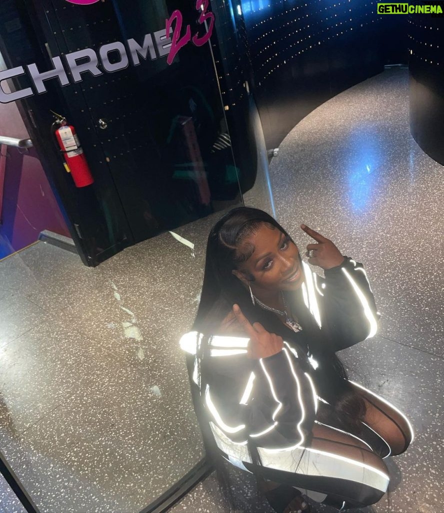 Remy Ma Instagram - Big Rem! Aka #TFTIR (The Finest Thing Inna Room😈) #Mugler #HoodByAir #AlexanderWang #Reflective Sidebar: Thank you @thehauteshopperlps for finding these pants & jacket for me💋and getting it to me super fast! Double Sidebar: I buy my own clothes & dress myself 95% of the time- the other 5% I exchange pics & ideas with my friends @iamjuju_ (my personal shopper lol/ BFF😎) & @kyndalmariestyle (my other personal shopper stylist Bestie that thinks so much like me it’s scary 😂) - love my friends 🥰 #Reminisce #RemyMa #Chrome23 #C23