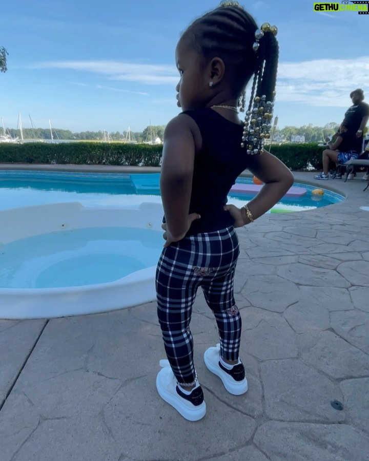 Remy Ma Instagram - My babygirl, my happiness, @ReminisceMacKenzie , turns 3 today…I can’t believe how fast this happened! Her personality is so fire!!! I literally laugh out loud all day with her. HAPPY BIRTHDAY KenzieGirl💋💋💋#MyMac #MiniMe #RemyMa