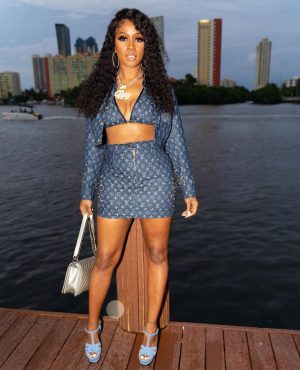 Remy Ma Instagram - Rem💙
Sidebar: The wind and rain ain’t want me to be great
Double Sidebar:Heel of my shoe got caught in between the slats of wood & I thought I was gonna fall in…long story short…picture taking time was the f*ck ova! #RemyMa
