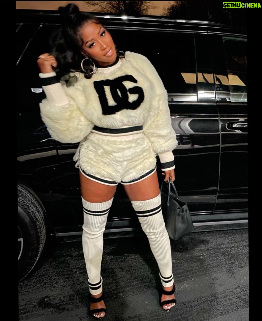 Remy Ma Instagram - From now on… call me Reminisce💋 Sidebar: New year new 🌊 Double Sidebar: I’m still gonna hashtag #RemyMa so they remember not to play with me😎