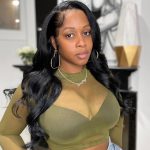 Remy Ma Instagram - @AndreCavasier came to my house last night and did my hair🥰 He sooooo fiyah 🔥 Bundles from @cherrypophair 🍒 Earrings from @simoneismithjewelry Sidebar: Brown skin, Boobs, bundles & brows 💯 #RemyMa