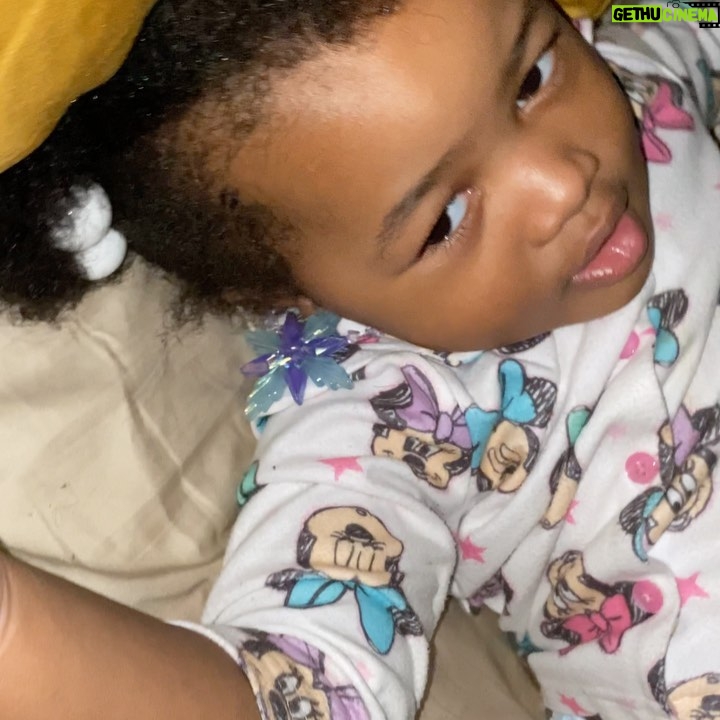 Remy Ma Instagram - @ReminisceMacKenzie sleeps in between me & her dad EVERY night like if she tryna make sure ain’t no more siblings 😂 like bruhh it’s Valentine’s Night..go to sleep! Sidebar: what’s a nice way to call a baby a cockblocker🧐 Double Sidebar: make sure y’all subscribe to her YouTube; we got something sooo cutesy coming for the kiddies #RemyMa #TheGoldenChild
