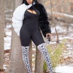 Remy Ma Instagram - Reminisce 🖤🤍🐼 Fresh face & @danielsleather fur sleeve ; available in EVERY color! Sidebar: OF COURSE the Gemini in me would wear TWO sleeves in DIFFERENT colors😎 #RemyMa #