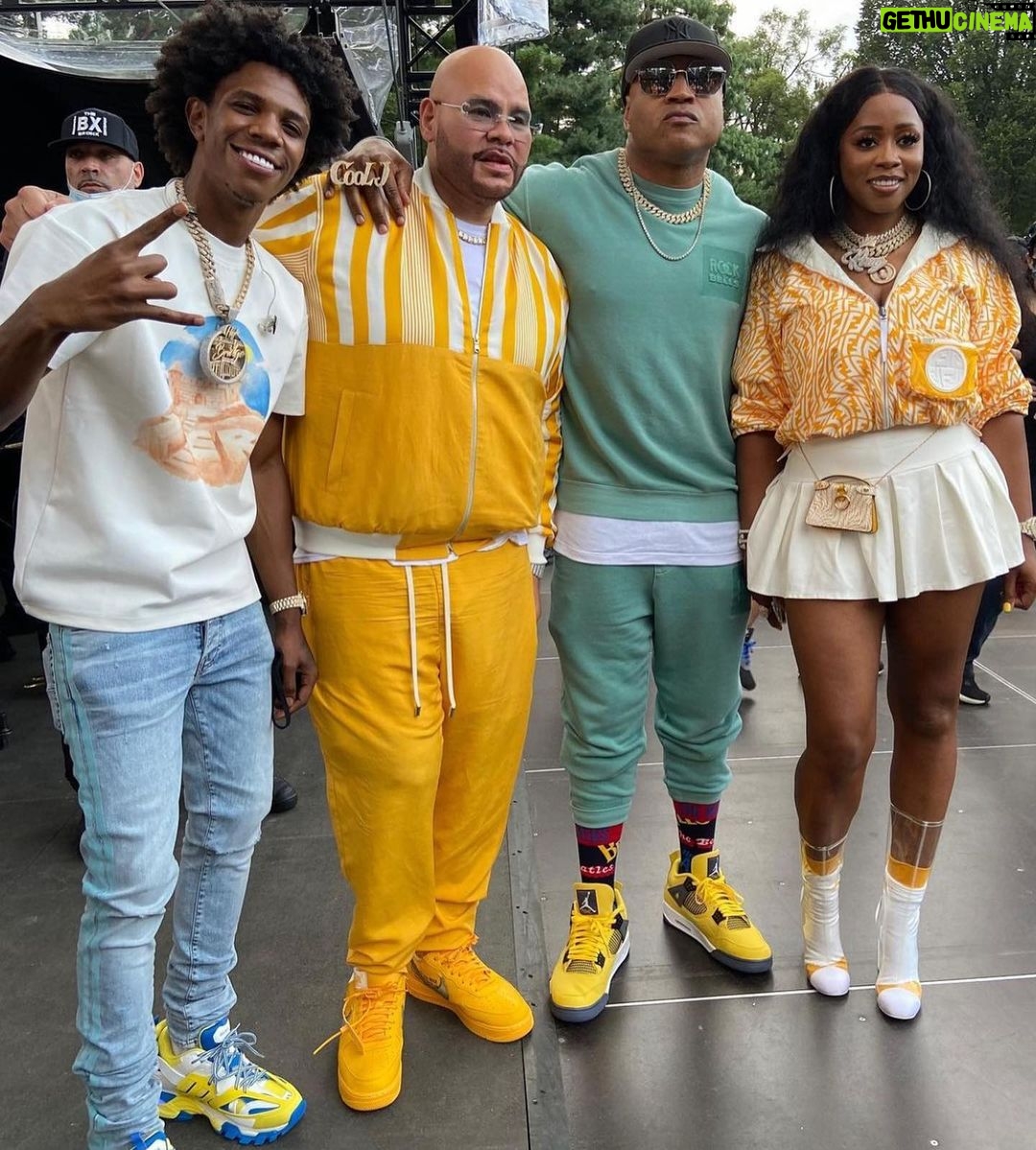 Remy Ma Instagram - Central Park/CNN Vibes☀️ 🤍💛Jacket, purse, socks from #Fendi Boots from #Chanel Skirt from @MsBlingMiami Sidebar: It was sooo hot my socks slid down but when I left my hotel they looked how they look in the last photo Double Sidebar: ain’t no double sidebar today; ain’t got sh*t else to say #RemyMa