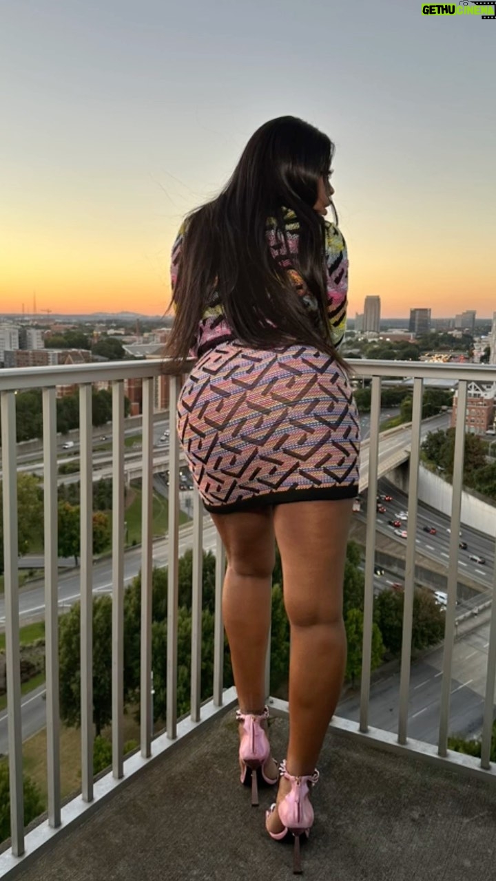Remy Ma Instagram - B*tch Iβm stylish πππ€πππ Sidebar: b*tches talk crazy when I pull up itβs silentπ€« Double Sidebar: Versace Hottie #Reminisce #RemyMa
