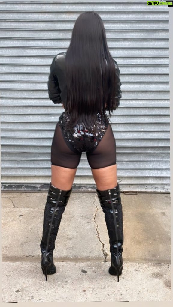 Remy Ma Instagram - I was quiet bout Rolling Loud but I looked kinda cute🖤🤍 #Reminisce #RemyMa