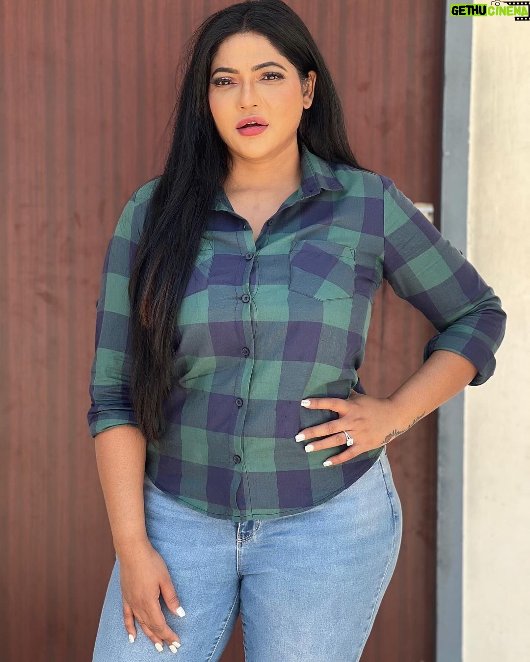 Reshma Pasupuleti Instagram - Things to keep private …… EVERYYYYYTTTTHHHIIINNNNGGGGGGGGGGG🤣😂🫠