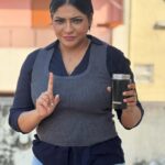 Reshma Pasupuleti Instagram – Not all insta requests are requests, some are CCTV cameras 😂🤣😂🤣 #mahalakshmiornancy #sitaramanserial @zeetamizh
