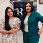 Reshma Pasupuleti Instagram – Ray’s hair studio in Nanganallur Chennai 

☎️ 9884886005,7305046005

hair extensions and hair care hair 
fall control treatment done ✔️ @reshmapasupuleti Singapore Flyer, Singapore