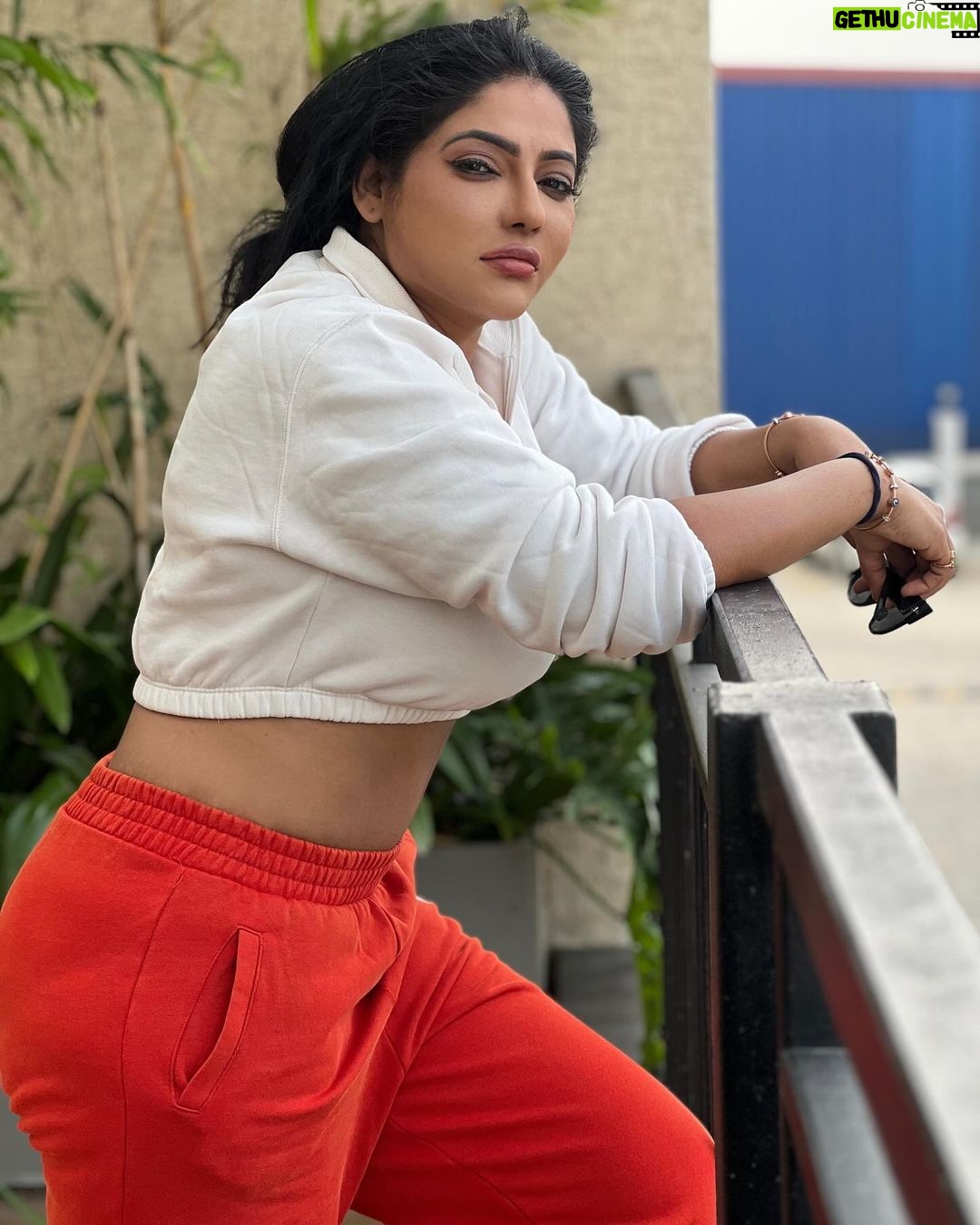 Reshma Pasupuleti Instagram - Minding my business & trusting God for everything 🙏🏽💙🧿