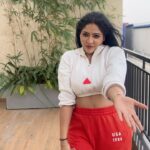 Reshma Pasupuleti Instagram - Things I used to trip on, I walk over now 🤪💙🧿🙏🏽 #reel #reelsinstagram #reelvideo #reelsindia #reelit #reelsinsta #reelsviral