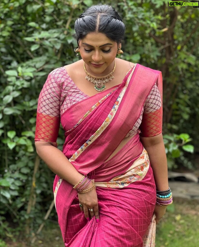 Reshma Pasupuleti Instagram - Thank you @sarvatva.chennai boutique for this amazing saree. Check their page out for the latest trending collections. ❤️