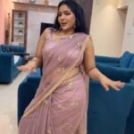 Reshma Pasupuleti Instagram – Sis focus on what you deserve 💋 #ohmybaby #gunturkaaram #reel #reels #reelitfeelit #reelsindia #reelitfeelit❤️❤️ just excited for the weekend 🫠 beautiful saree by @dharaniofficialpage ❤️