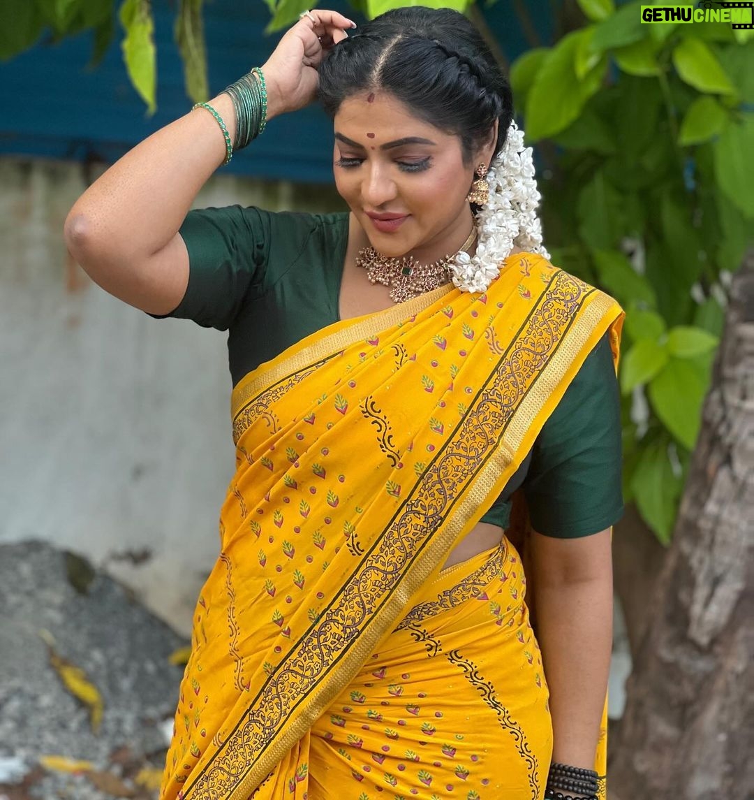 Reshma Pasupuleti Instagram - Good women still exist, but our stomachs are not flat and we talk back šIām an angel tho ššŖ½š