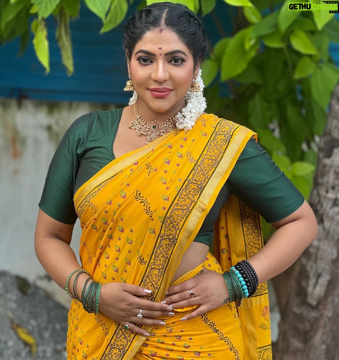 Reshma Pasupuleti Instagram - Good women still exist, but our stomachs are not flat and we talk back šIām an angel tho ššŖ½š