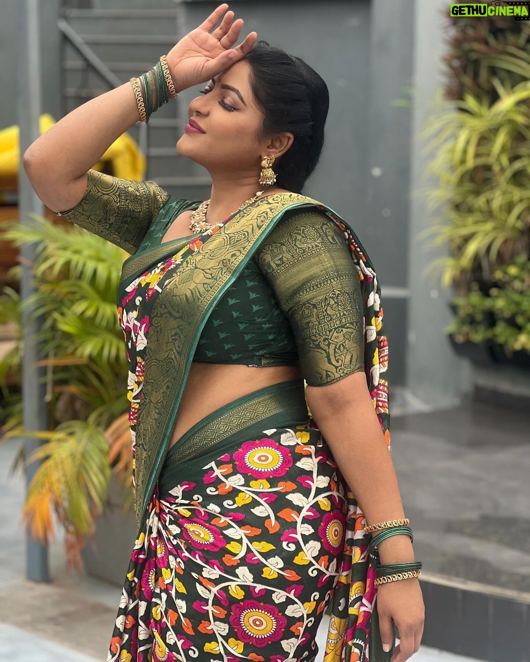 Reshma Pasupuleti Instagram - sis…….you can’t just sit there and manifest, you got to put the work in 🧿🙏🏽