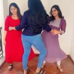 Reshma Pasupuleti Instagram – Maha, Anjali & Priya in #sitaramanserialshoot spread love & joy #reels #reelsinstagram #reelitfeelit #reelsindia #reelkarofeelkaro #reelsinsta #zeetamil thanks @sree.__.priya for making this reel for us 💋❤️🫰