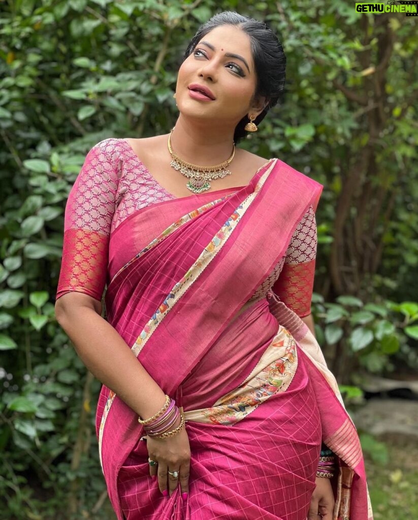 Reshma Pasupuleti Instagram - Thank you @sarvatva.chennai boutique for this amazing saree. Check their page out for the latest trending collections. ❤️