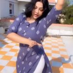 Reshma Pasupuleti Instagram – Don’t forget to be grateful, coz everyday is a new day & a new blessing #lifegoals #stayhealthy #reels #teel #reelinstagram #reelitfeelit #reef2reef #reelkarofeelkaro #mahalakshmi #nancy #sitaramamserial #zeetamil @zeetamizh 6pm