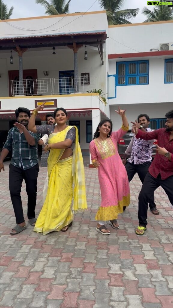 Reshma Pasupuleti Instagram - Mahasangamam attrocities😎🤙 BL❤️PS #pandianstores #bakyalakshmiserial #vijaytvserial #vijaytelevision #baakiyalakshmi_serial #pandianstoresserial #mahasangamam #reshmapasupuleti #vjkathir #trendingreels #viralreels #instalike #likit #insta #instagood #sunday #sundayfeels #happy #jolly #fun #crazy #cringe Chennai, India