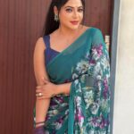 Reshma Pasupuleti Instagram – Focus on improving yourself, not proving yourself #selfcare #lovelige  thank you @dharaniofficialpage @jewelhub_chennai for the saree & jewelry awesome styling 🫰
