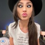 Reya Sunshine Instagram - New video premieres on my YT channel at 4:30 Eastern! 💖 I’ll be there chatting live with anyone who tunes in to the premiere 🤓 Epic shirt from @thekiranoirgram 😝
