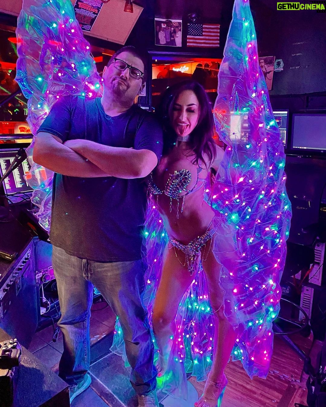 Reya Sunshine Instagram - Lots of fun at @tootsiescabaret last night! Thanks to my big bro @djplatypus10 who MCβd my show π
π Looking forward to night 2 tonight after the exxxotica expo!π Tootsie's Cabaret Miami