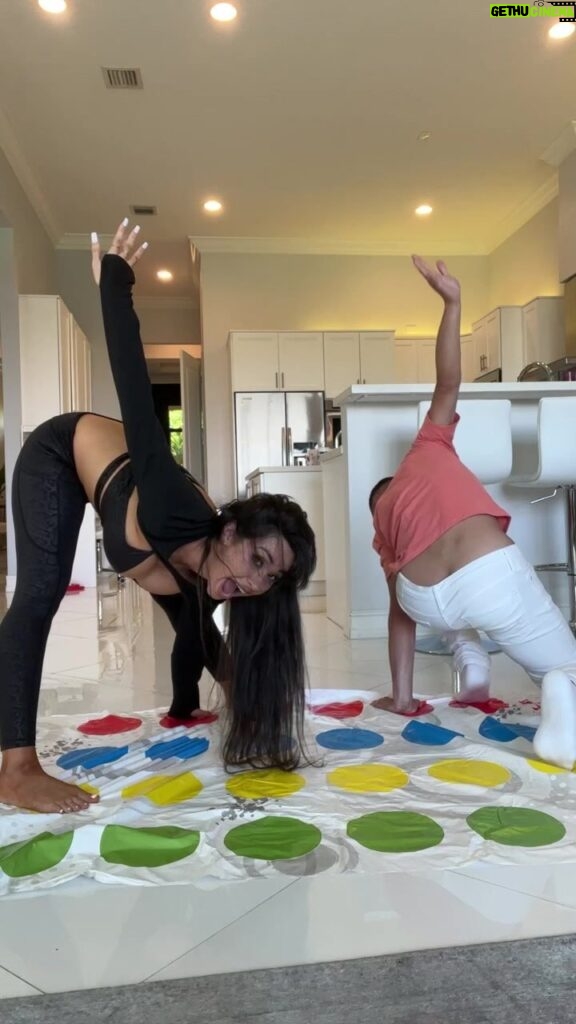 Reya Sunshine Instagram - Playing Twister w/ @johnnylovesu today! 🙃🌀 Don’t forget to submit your questions to the sticker on my stories! I’m gonna ask Johnny some of the best ones for the vlog ▶️ Sunshine Palace