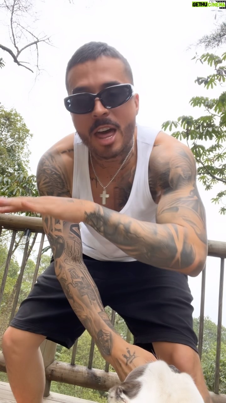 Reykon Instagram - Hace rato de ti no se naaaaa🤕 Y ando fu/ando en la mionca #EnBajita