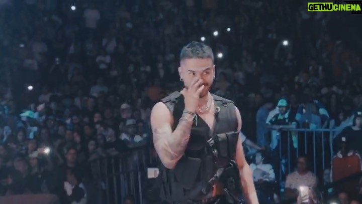 Reykon - 43K Likes - Limpiándome la lagrima q me sacó ayer ver a mi tierra cantando todas y cada una de mis canciones!! LES AMO MEDALLO!!