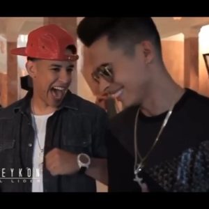 Reykon Instagram - Las Gracias a mi maestro!! acá les confieso q mi familia hoy día come gracias a DIOS y a este señor q me inspiro desde mis comienzos y hasta el sol de hoy a ser un BOSS!! te quiero mi hermano y siempre serás mi mayor ejemplo @daddyyankee FELIZ CUMPLEAÑOS!!